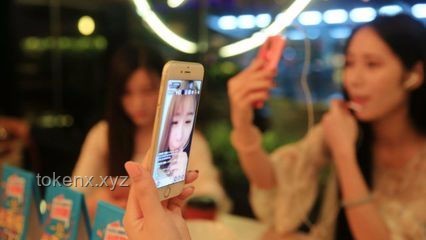 女主播拒绝“擦边”被起诉：网络直播行业的道德底线与法律边界